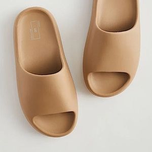 UO Tan / Sand Sliders